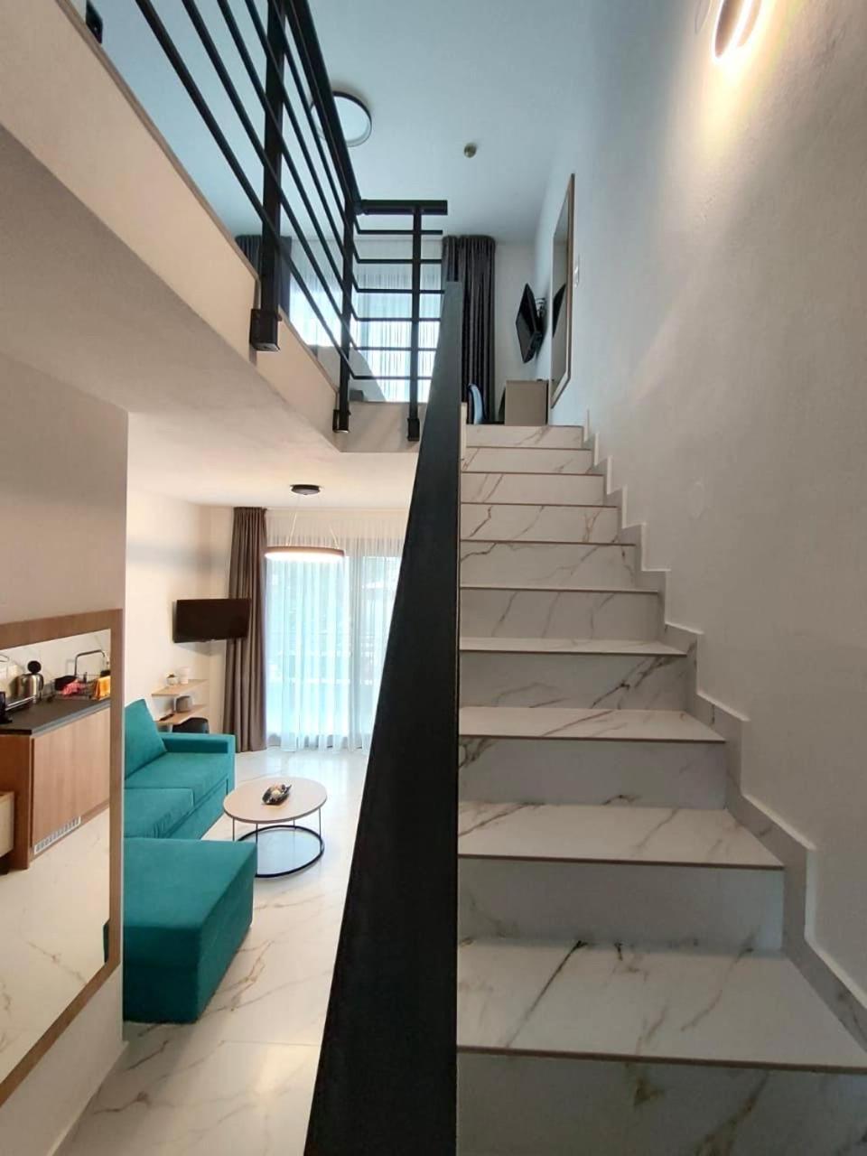 Four Shades Luxury Suites Sarti Dış mekan fotoğraf