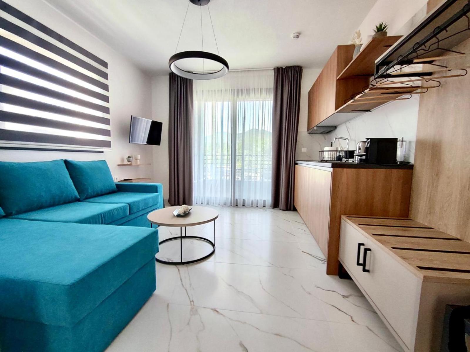 Four Shades Luxury Suites Sarti Dış mekan fotoğraf