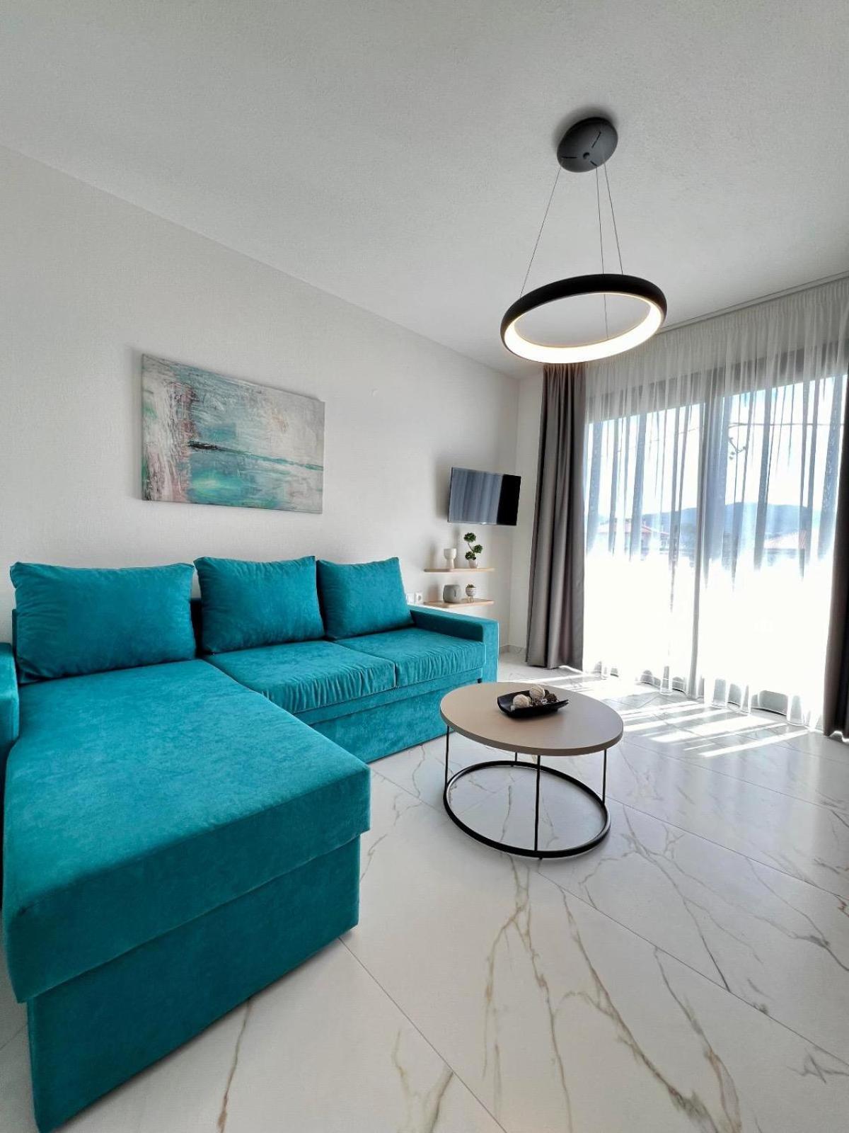 Four Shades Luxury Suites Sarti Dış mekan fotoğraf