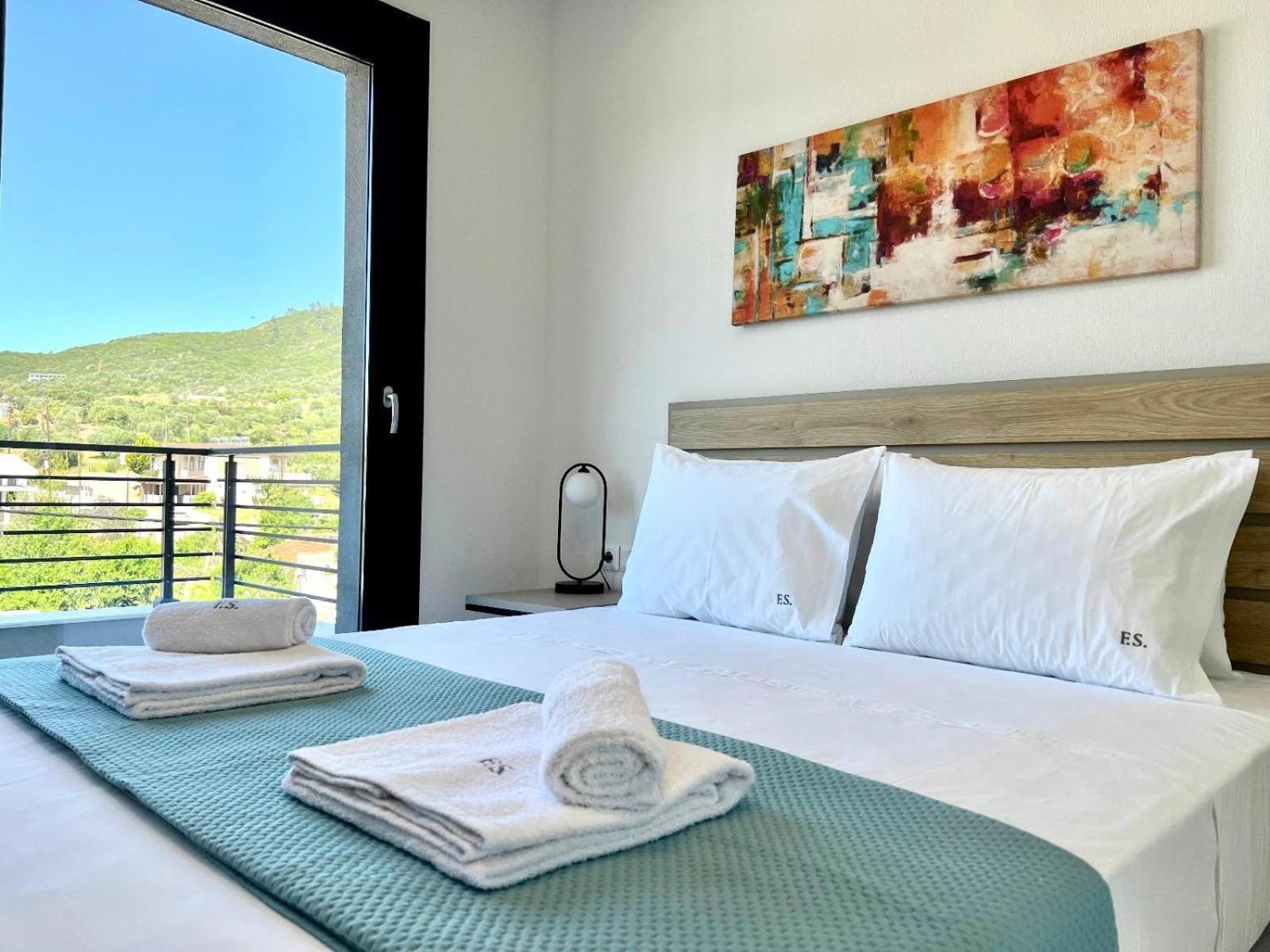 Four Shades Luxury Suites Sarti Dış mekan fotoğraf