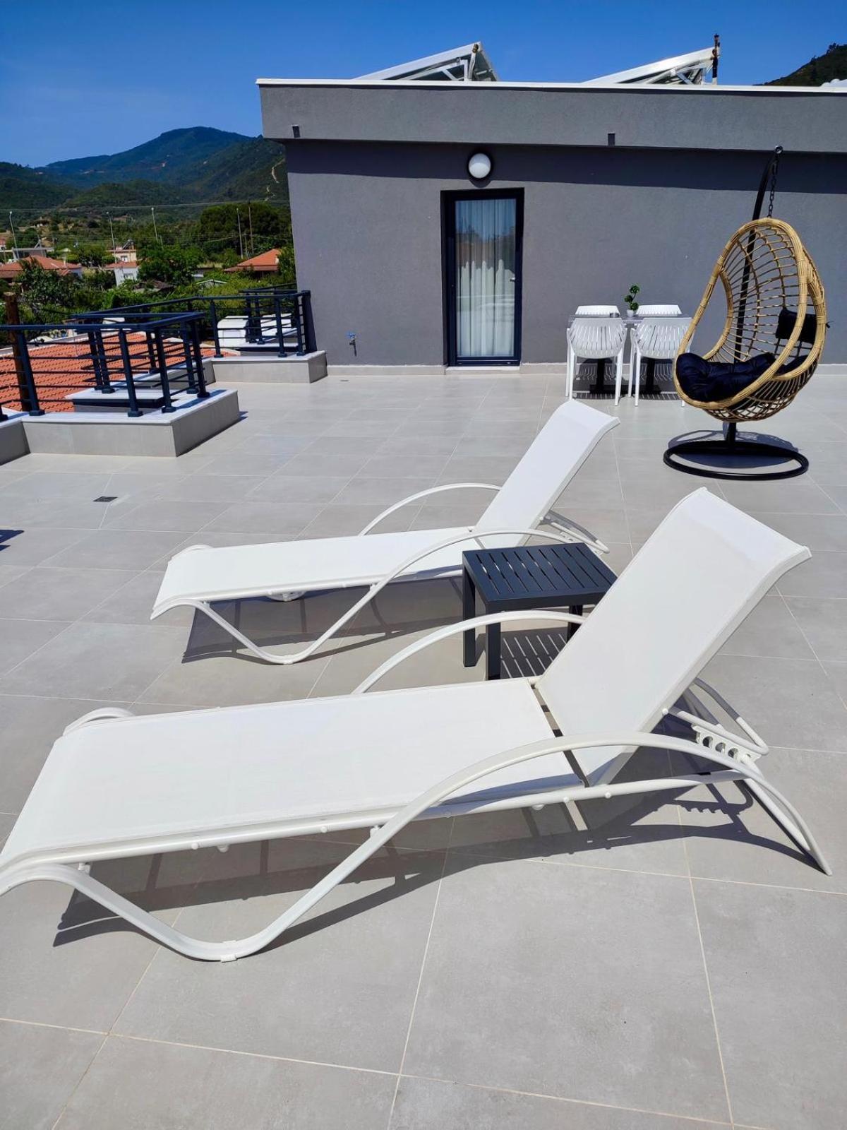 Four Shades Luxury Suites Sarti Dış mekan fotoğraf