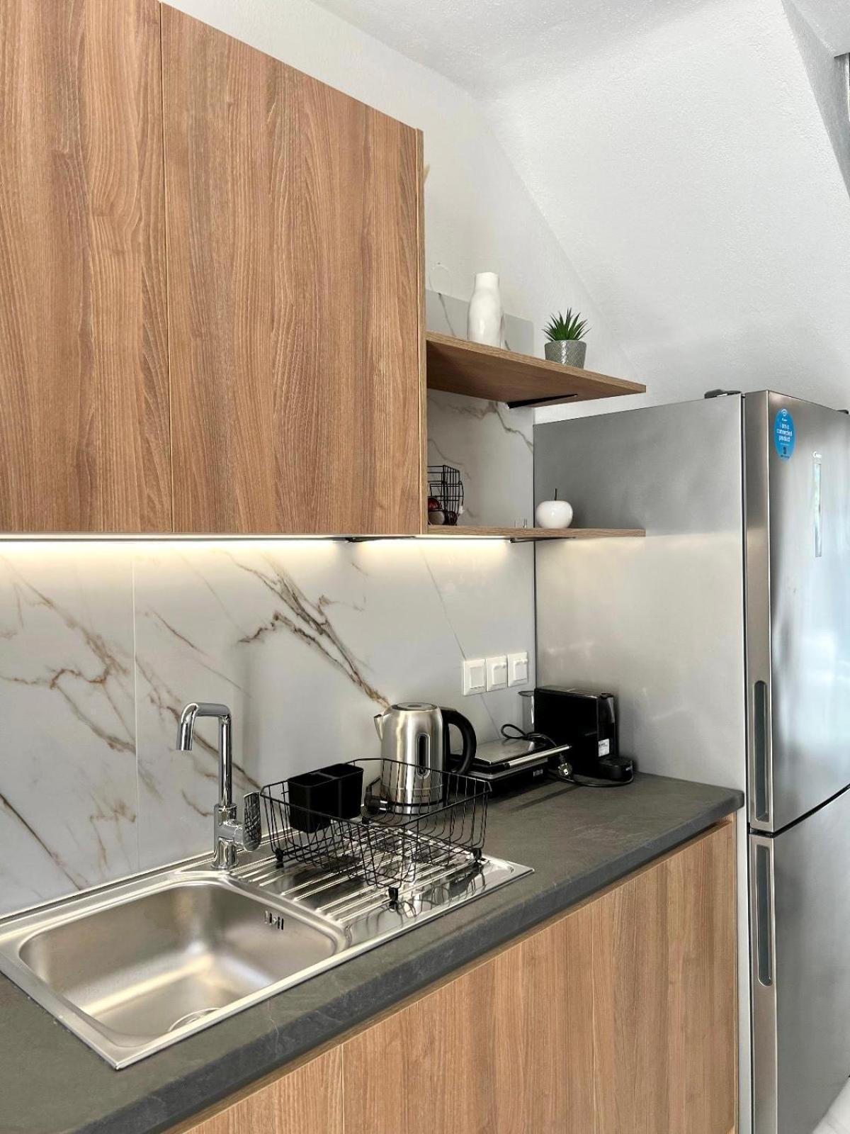 Four Shades Luxury Suites Sarti Dış mekan fotoğraf