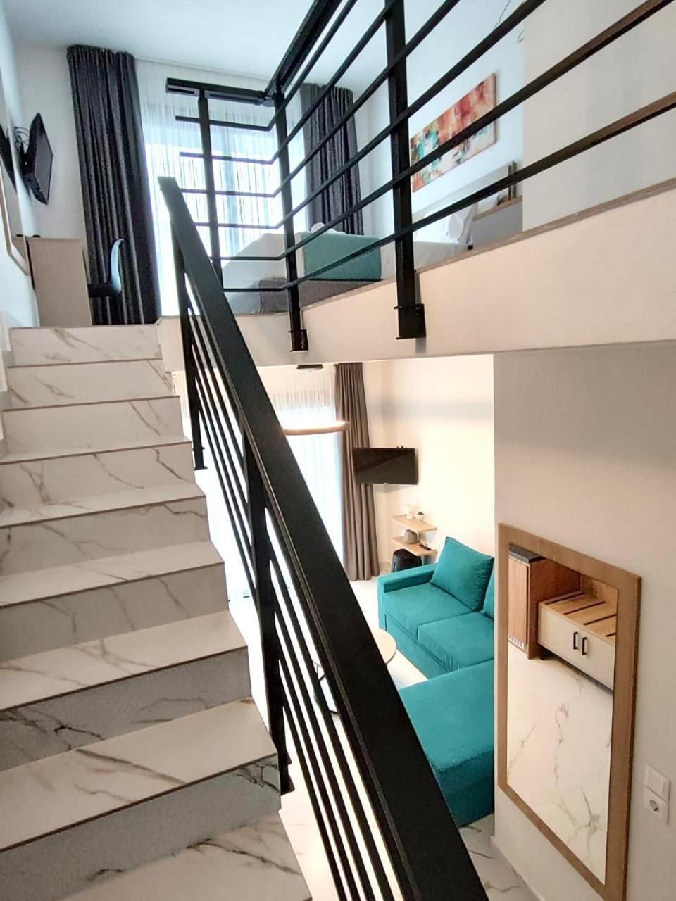 Four Shades Luxury Suites Sarti Dış mekan fotoğraf