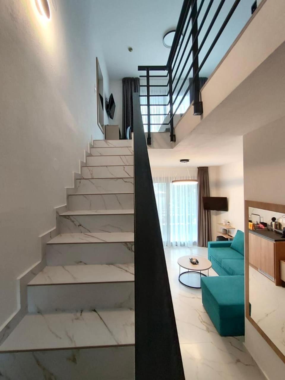 Four Shades Luxury Suites Sarti Dış mekan fotoğraf
