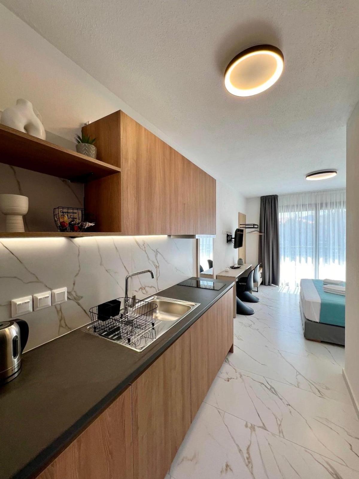 Four Shades Luxury Suites Sarti Dış mekan fotoğraf