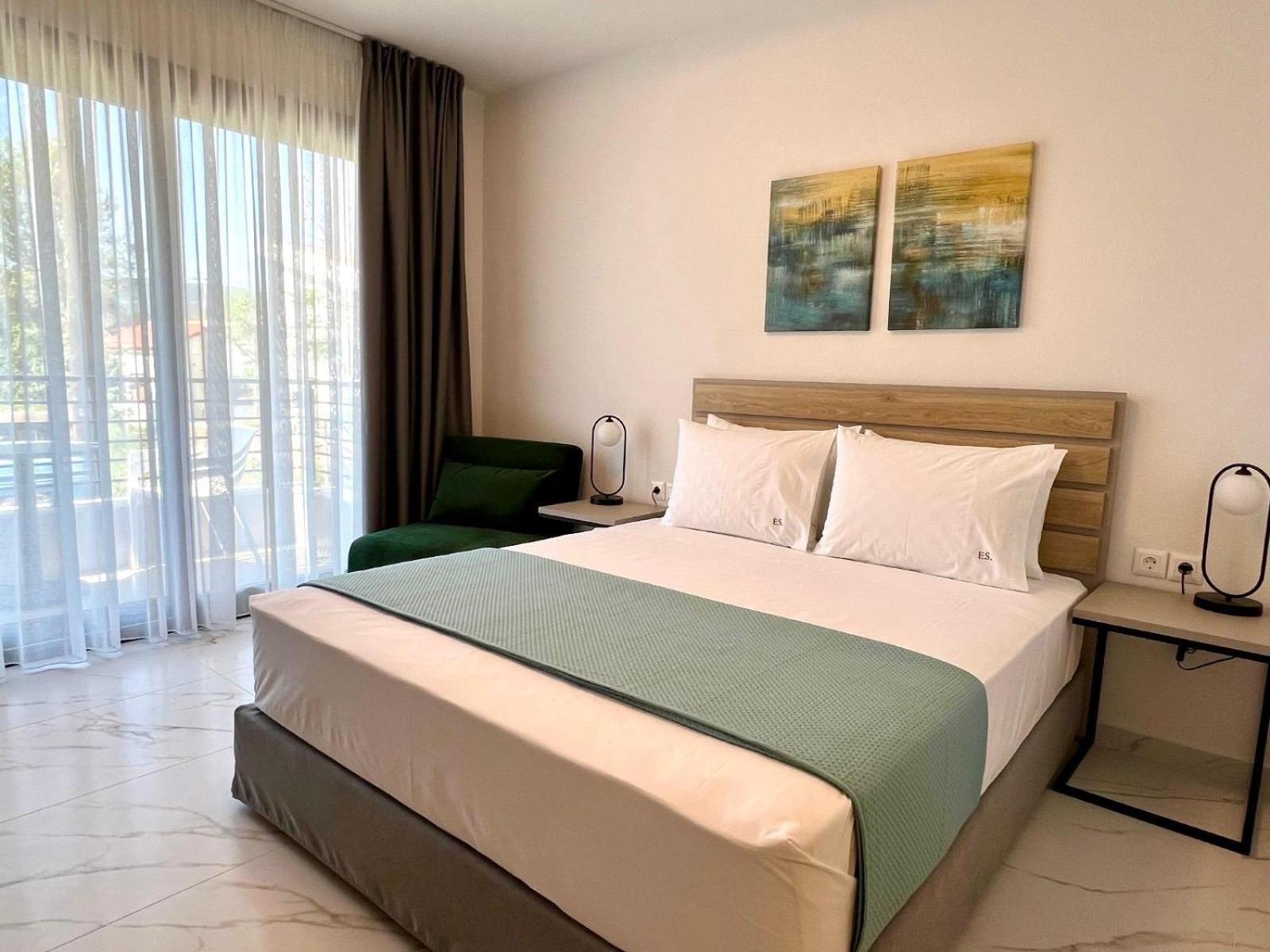 Four Shades Luxury Suites Sarti Dış mekan fotoğraf
