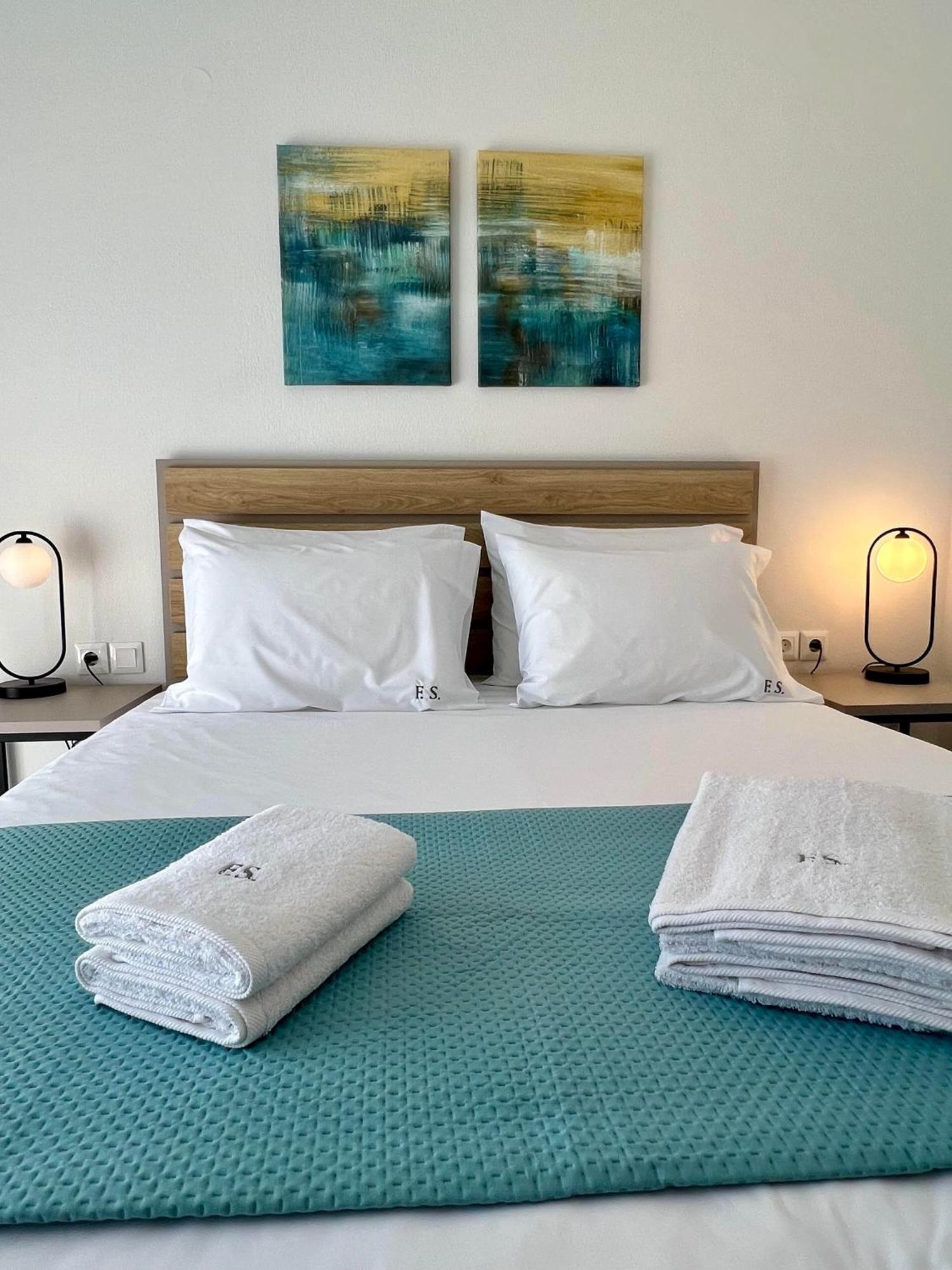 Four Shades Luxury Suites Sarti Dış mekan fotoğraf